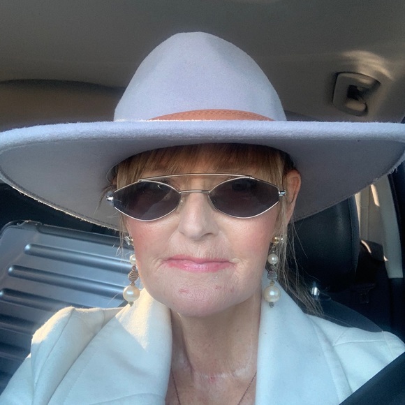 Meet your Posher, Sherri - Picture 1 of 6